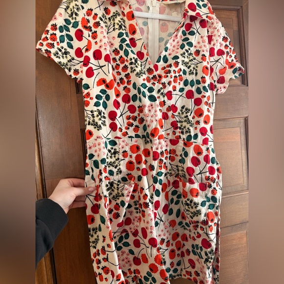 NWT Maeve Linen Short-Sleeve Wrap Romper in Red Motif - Picture 6 of 13